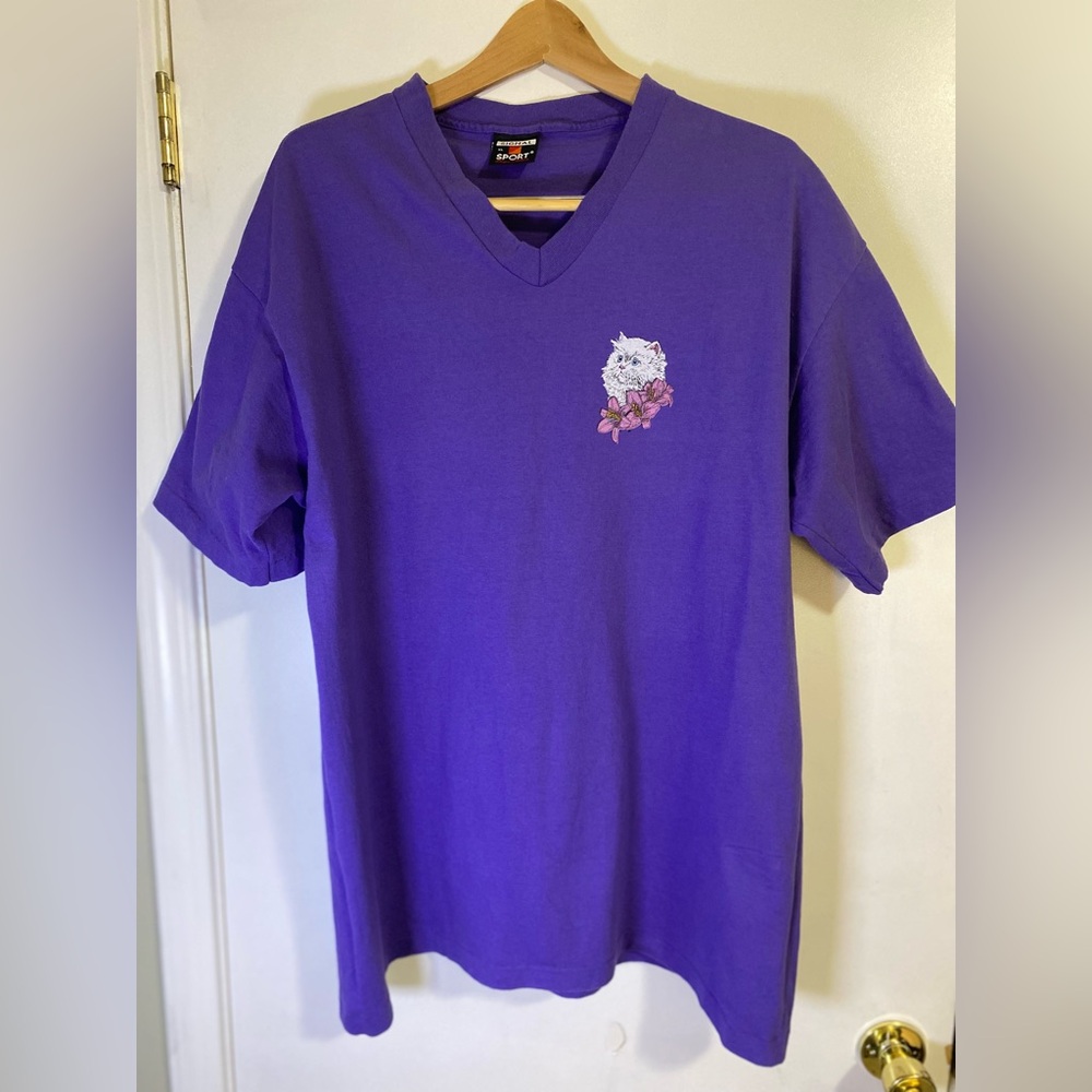Purple Vintage Cat V-Neck T-shirt Women’s Size XL